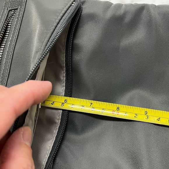 Baggallini Julie Slim crossbody bag. - Picture 11 of 16